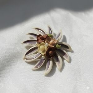Vintage 1950s Shell Art Flower Brooch Tropical Souvenir Jewelry